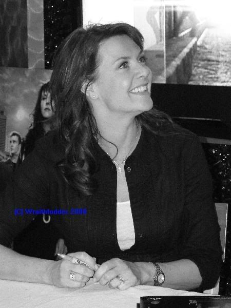 Amanda Tapping in NYC while Pod...